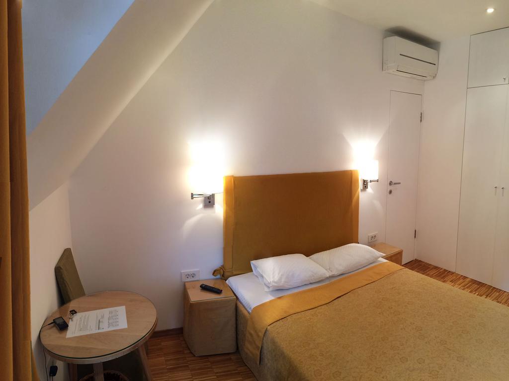 B&B Petra Varl Accommodation Liubliana Exterior foto